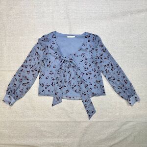 WAYF | Blue Floral Tie Front Blouse | Large